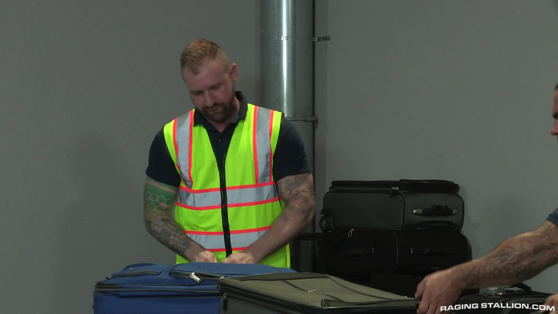 Tsa checkpoint – scene 3